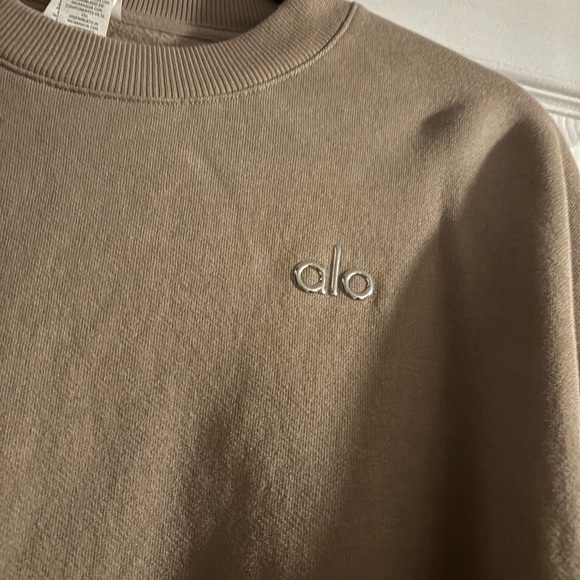 Alo size medium sweatshirt - Picture 2 of 4